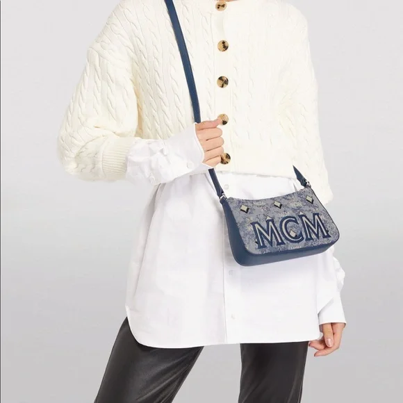 【MCM】 Vintage Jacquard Monogram Shoulder Bag 関税/送料込 MCM | Bags | Mcmvintage Jacquard Monogram Shoulder Bag